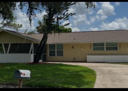 424 Vannell Street - Photo 1