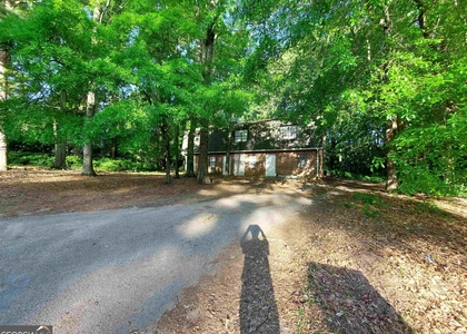 140 Hunters Lane - Photo 1