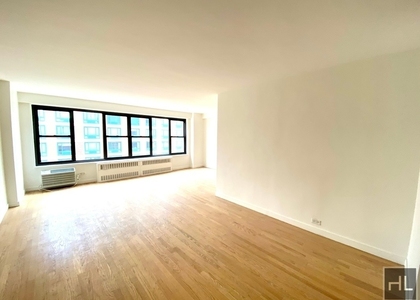 Fourth Avenue - Photo 1