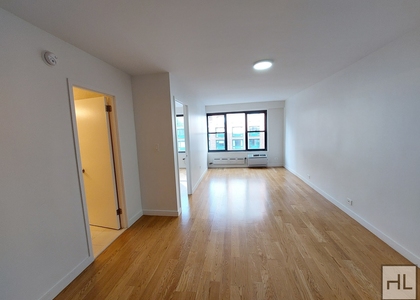 Fourth Avenue - Photo 1