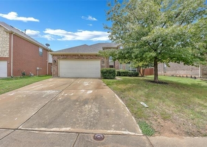 2736 Maple Creek Drive - Photo 1