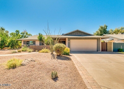 831 E Stephens Drive - Photo 1