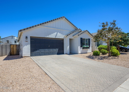 542 E Bamboo Lane - Photo 1