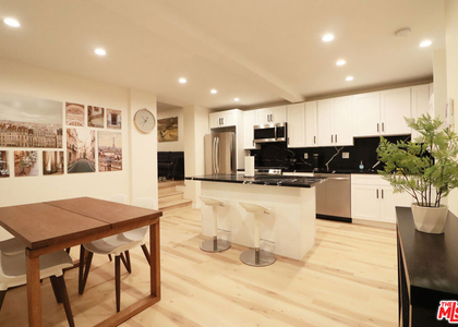 944 N San Vicente Boulevard - Photo 1