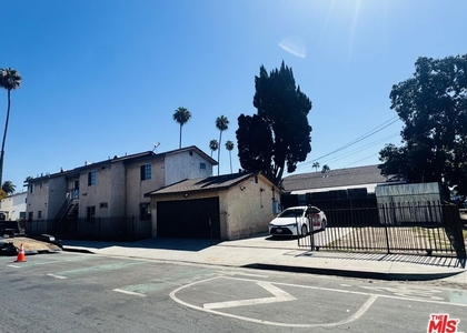 7704 S Grand Avenue - Photo 1