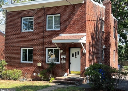 933 N Cleveland Street - Photo 1