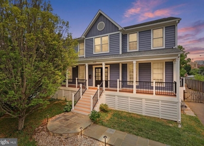 809 N Buchanan Street - Photo 1