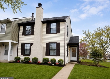 601 Magnolia Court - Photo 1