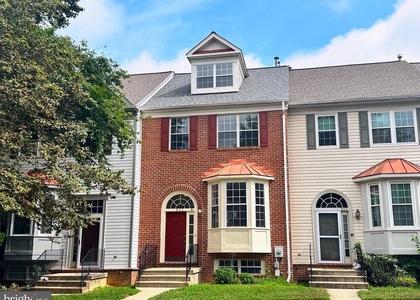 925 Jubal Way - Photo 1