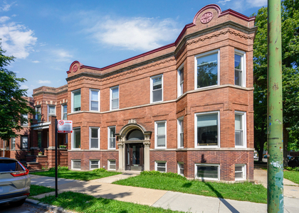 2703 N Sacramento Avenue - Photo 1