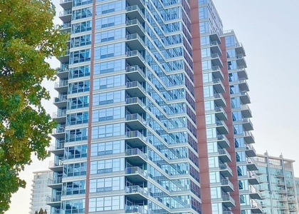 1600 S Prairie Avenue - Photo 1