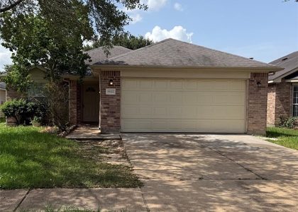19322 Otter Trail Court - Photo 1