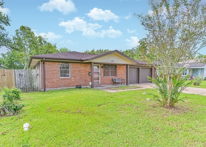 807 Temple Drive - Photo 1