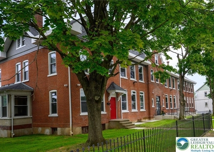 1012 2nd Street - Photo 1