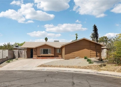 204 Breeze Street - Photo 1