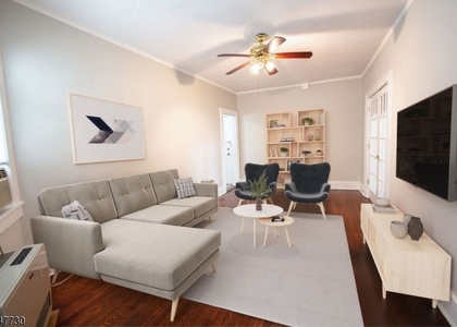 517 South Ave - Photo 1
