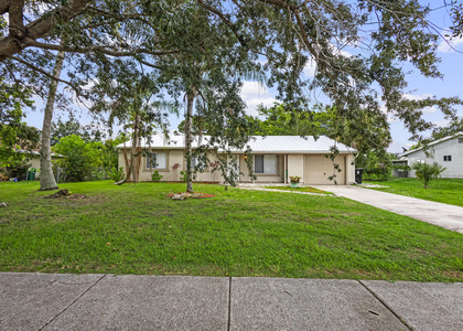 766 Sw Belmont Circle - Photo 1