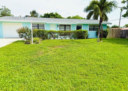 477 Ne 35th Street - Photo 1