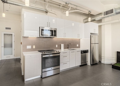 939 S Broadway #1001 - Photo 1