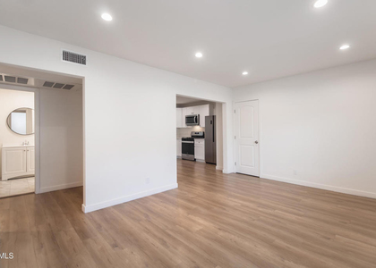 328 E Tujunga Avenue - Photo 1