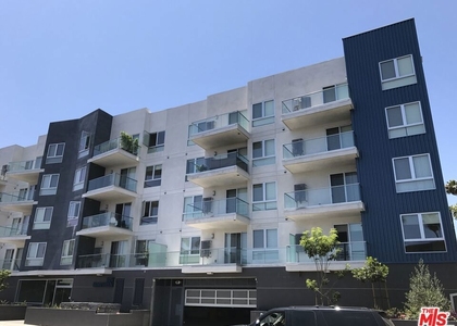 105 S Mariposa Avenue - Photo 1