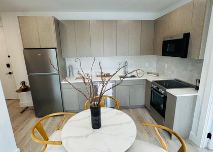 706 E32nd - Photo 1