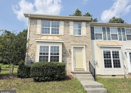 301 Sutton Court - Photo 1