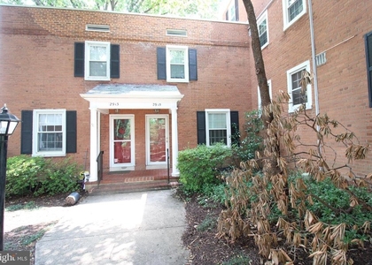 2915 S Dinwiddie Street - Photo 1