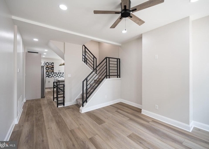 521 N Douglas Street - Photo 1