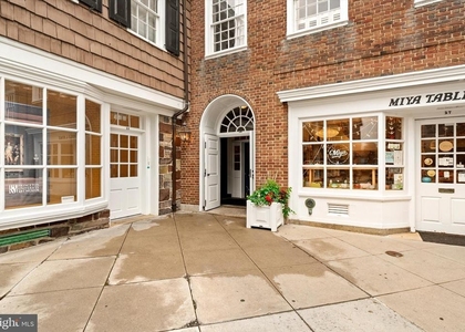 25 Palmer Square W - Photo 1