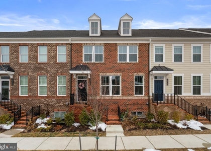 10706 Larkswood Street - Photo 1