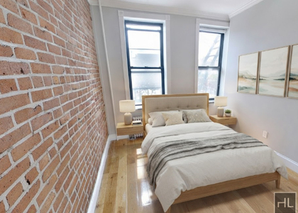 Essex Street - Photo 1