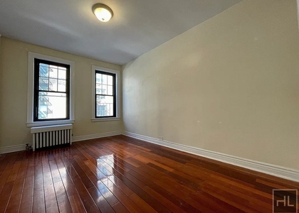 West 10th Street - Photo 1