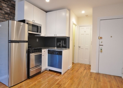 Christopher Street - Photo 1