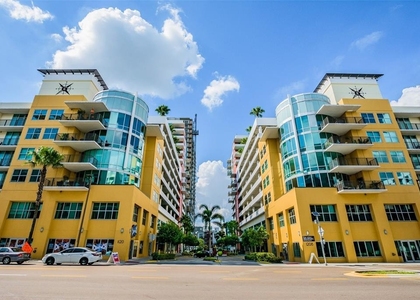1208 E Kennedy Boulevard - Photo 1