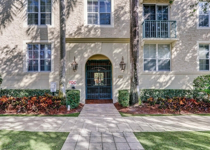 630 S Sapodilla Avenue S - Photo 1