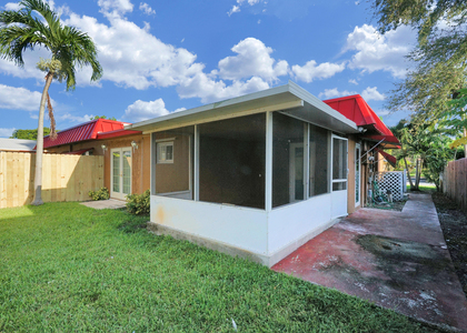 2716 Sw 46th Street - Photo 1