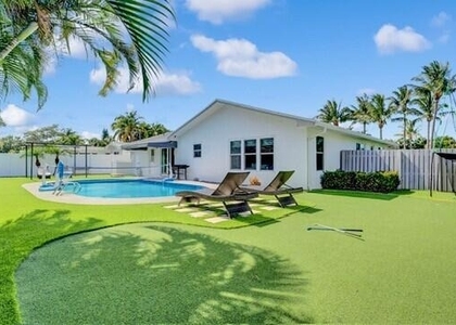 722 Sw 28th Avenue - Photo 1