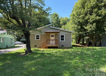 2621 E Greenbriar Road - Photo 1
