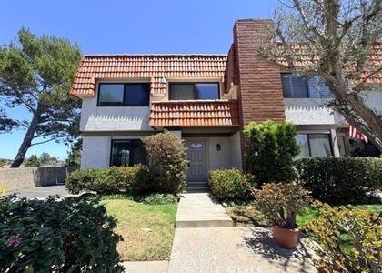 27900 Ridgecove Court N - Photo 1