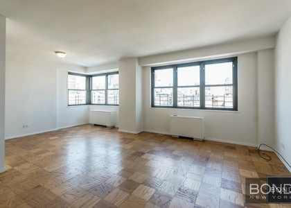 East 16th Street - Photo 1