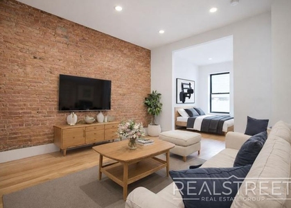 119 Ralph Ave - Photo 1