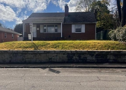 536 S Seminary Street - Photo 1