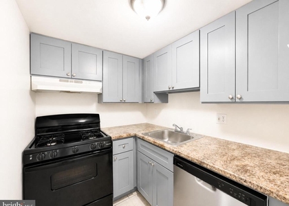 1825 Bridgetown Pike - Photo 1
