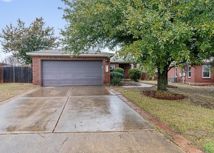 107 Mccarthur Dr - Photo 1