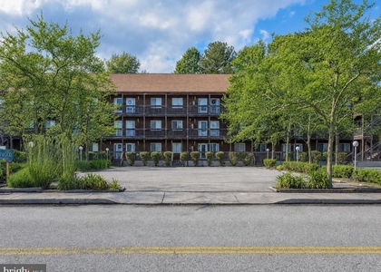14301 Tunnel Avenue - Photo 1