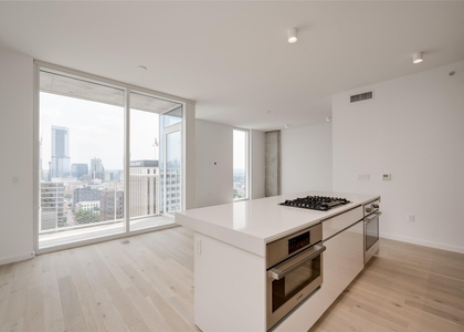 313 W 17th St - Photo 1