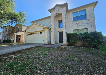 580 Hometown Pkwy - Photo 1