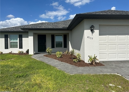 4137 Ne 14th Place - Photo 1