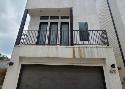 2610 Polk Street - Photo 1